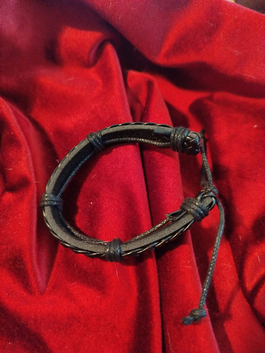 Bracelet neuf superposition deux couches de similicuir | Design and Company