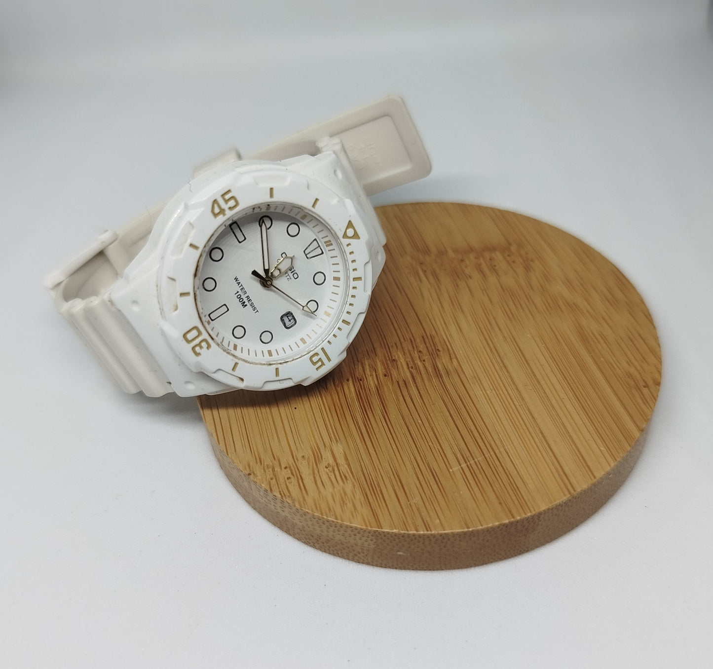 Montre casio femme neuve