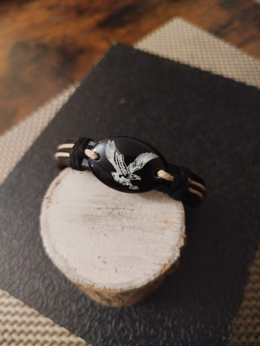 Bracelet bijoux totem seconde main | Design and Company