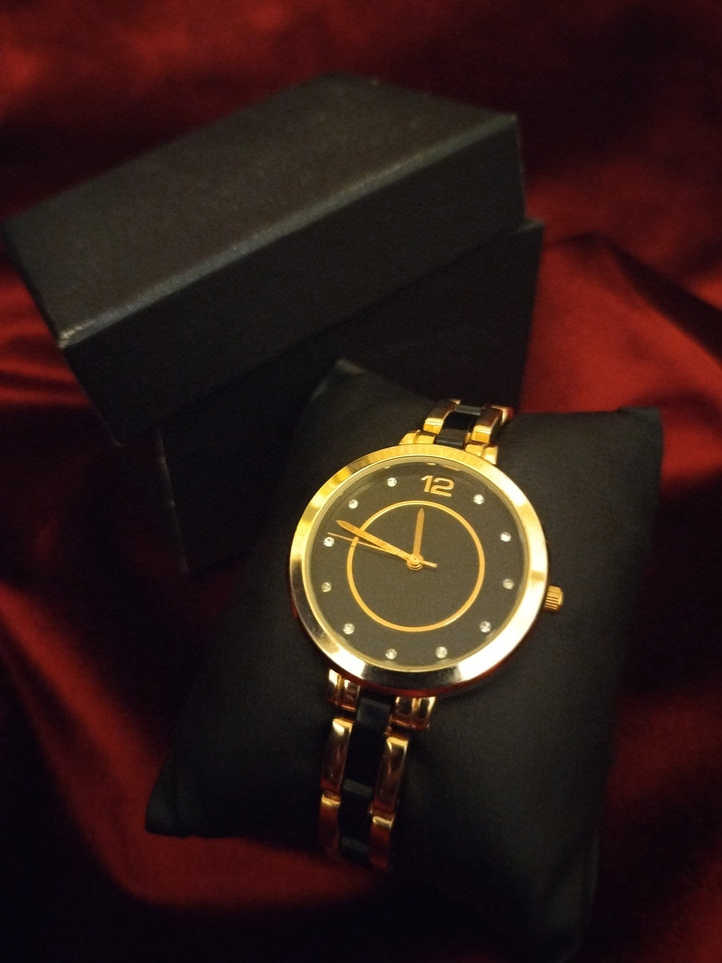 Montre femme modèle 63632 seconde main .
