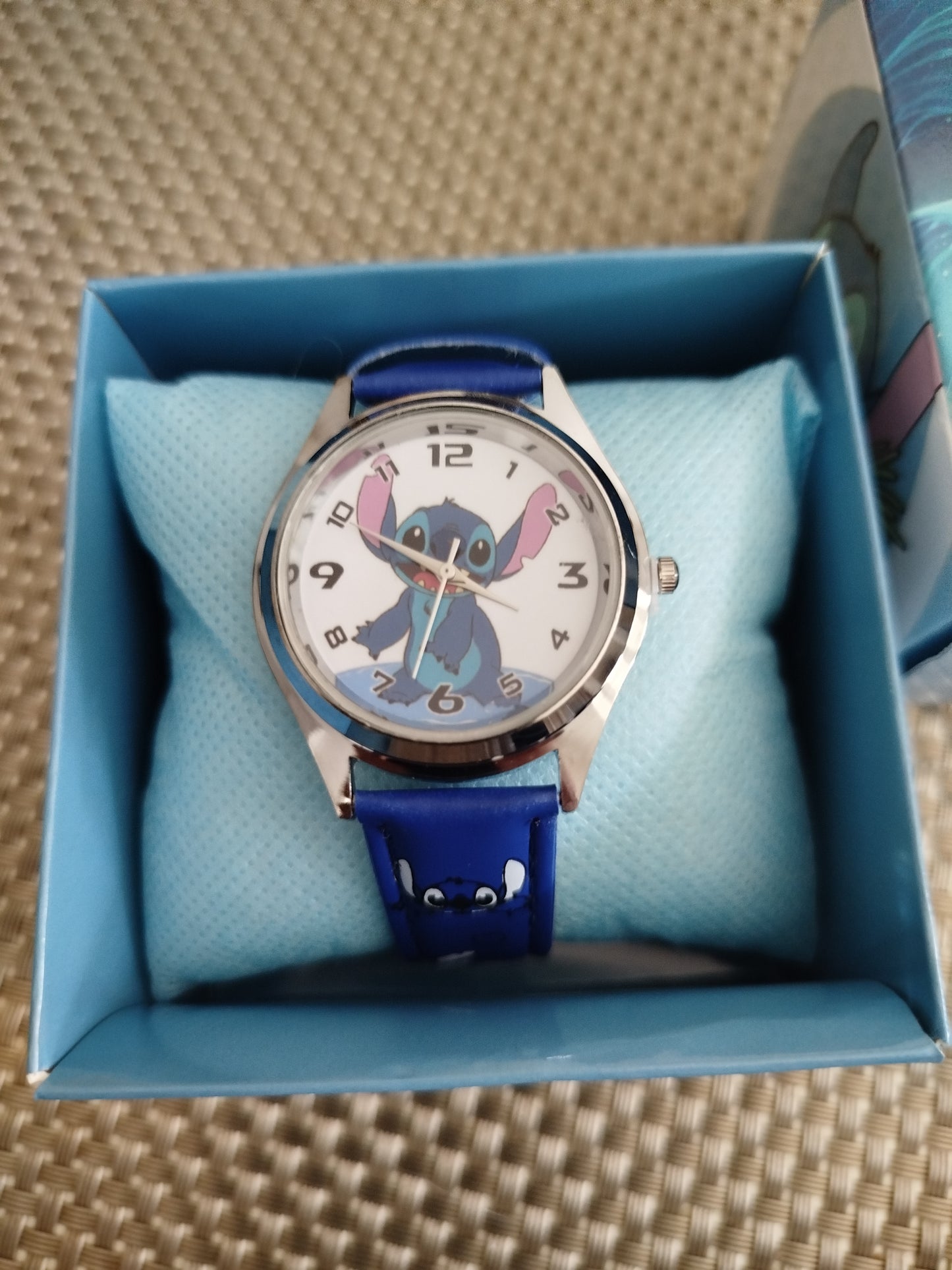 Montre enfant stitch neuve