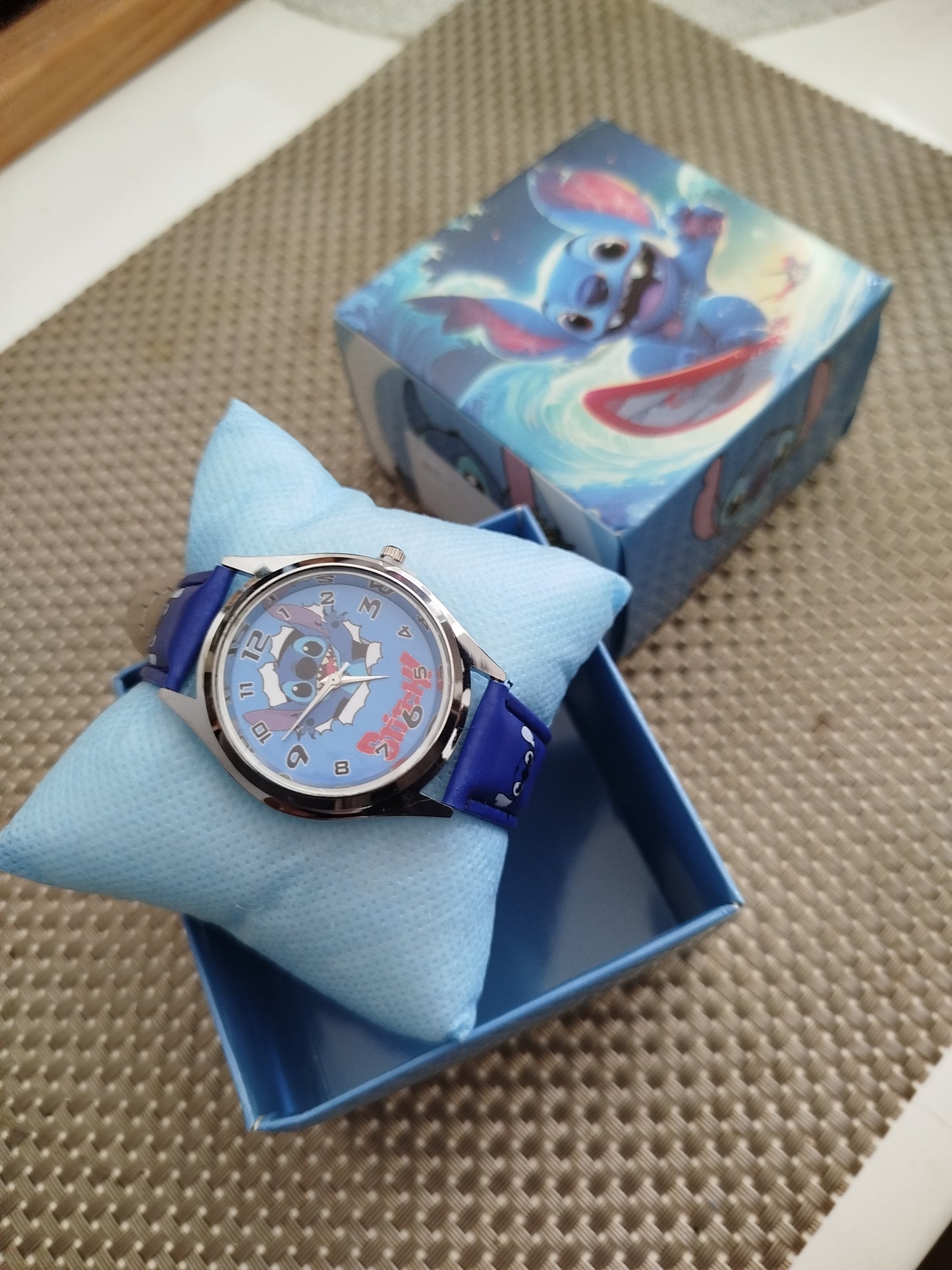 Montre enfant stitch neuve