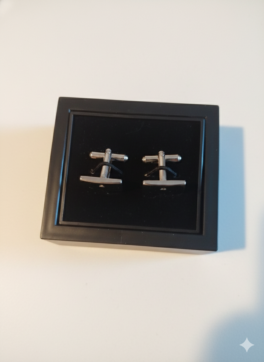 Boutons de manchettes en argent neuve 