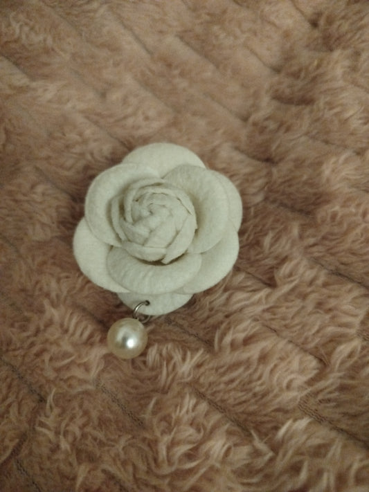 Broche seconde main fleur