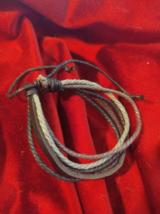 Bracelet neuf tressé et similicuir | Design and Company