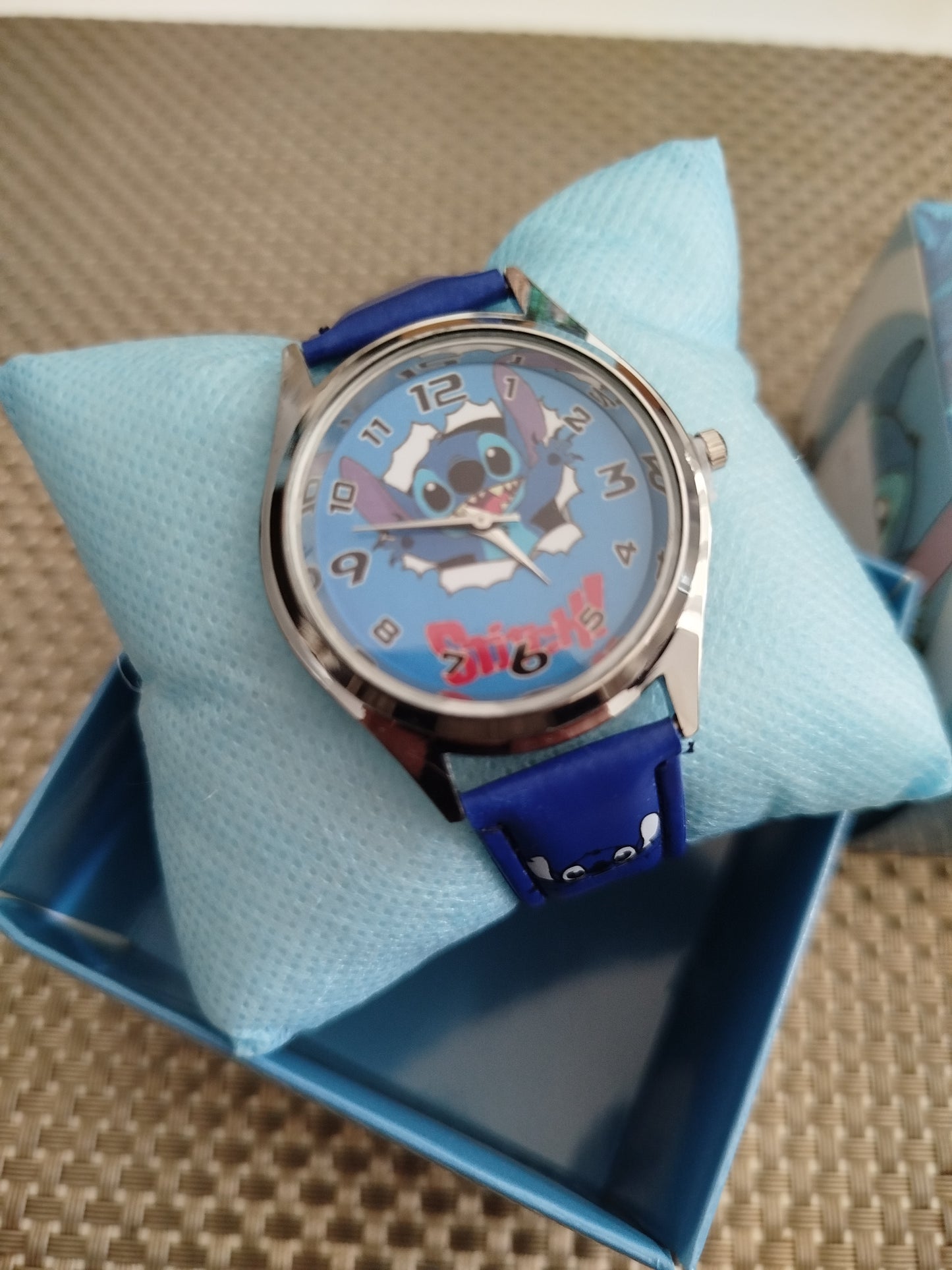 Montre enfant stitch neuve