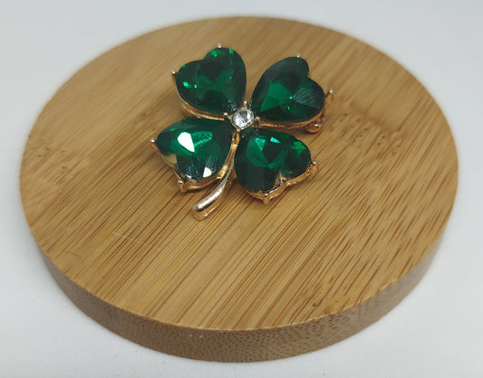 Broche trèfle st Patrick neuve | Design and Company
