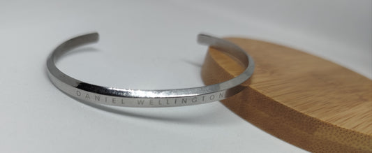 Bracelet Daniel Wellington argenté de seconde main | Design and Company