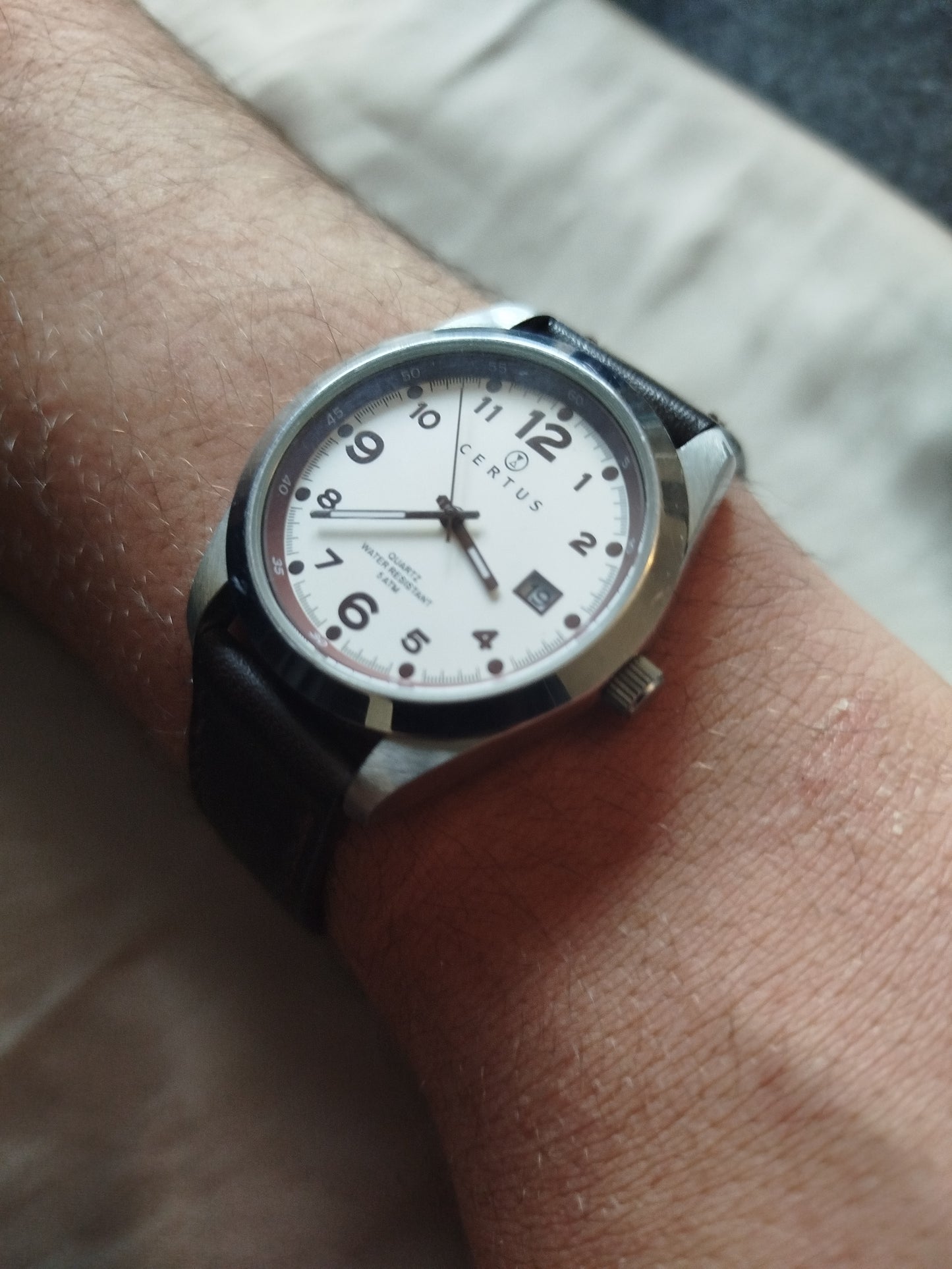 Montre certus homme de seconde main , bracelet cuir d'origine .