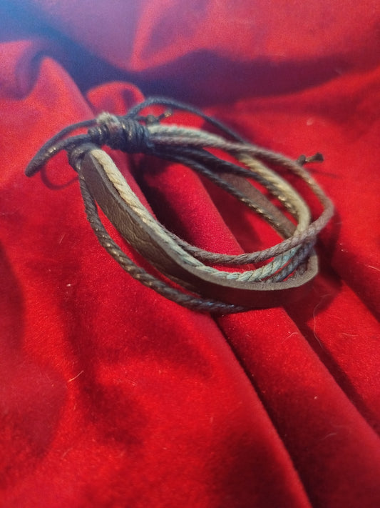 Bracelet neuf tressé et similicuir | Design and Company