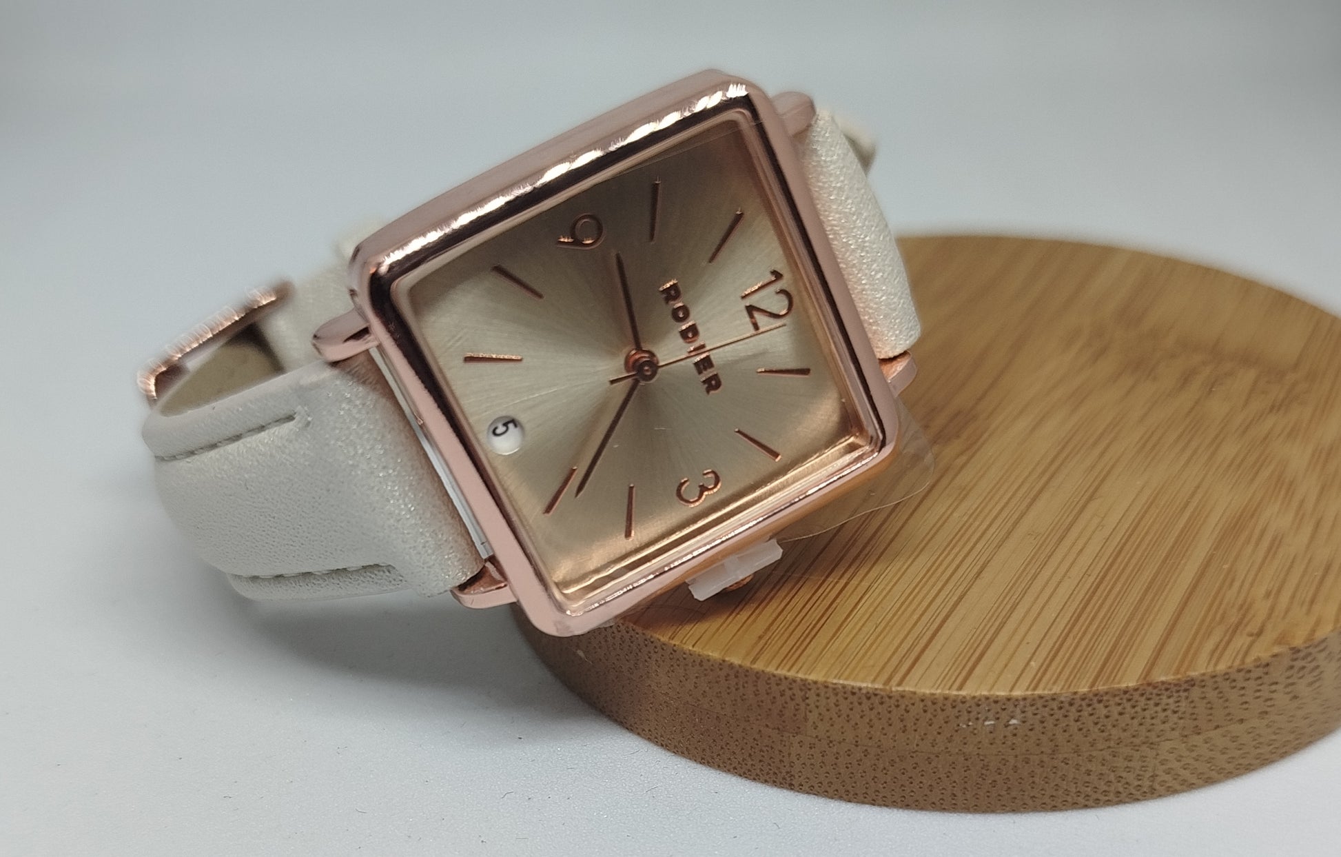 Montre Rodier blanc cassé 