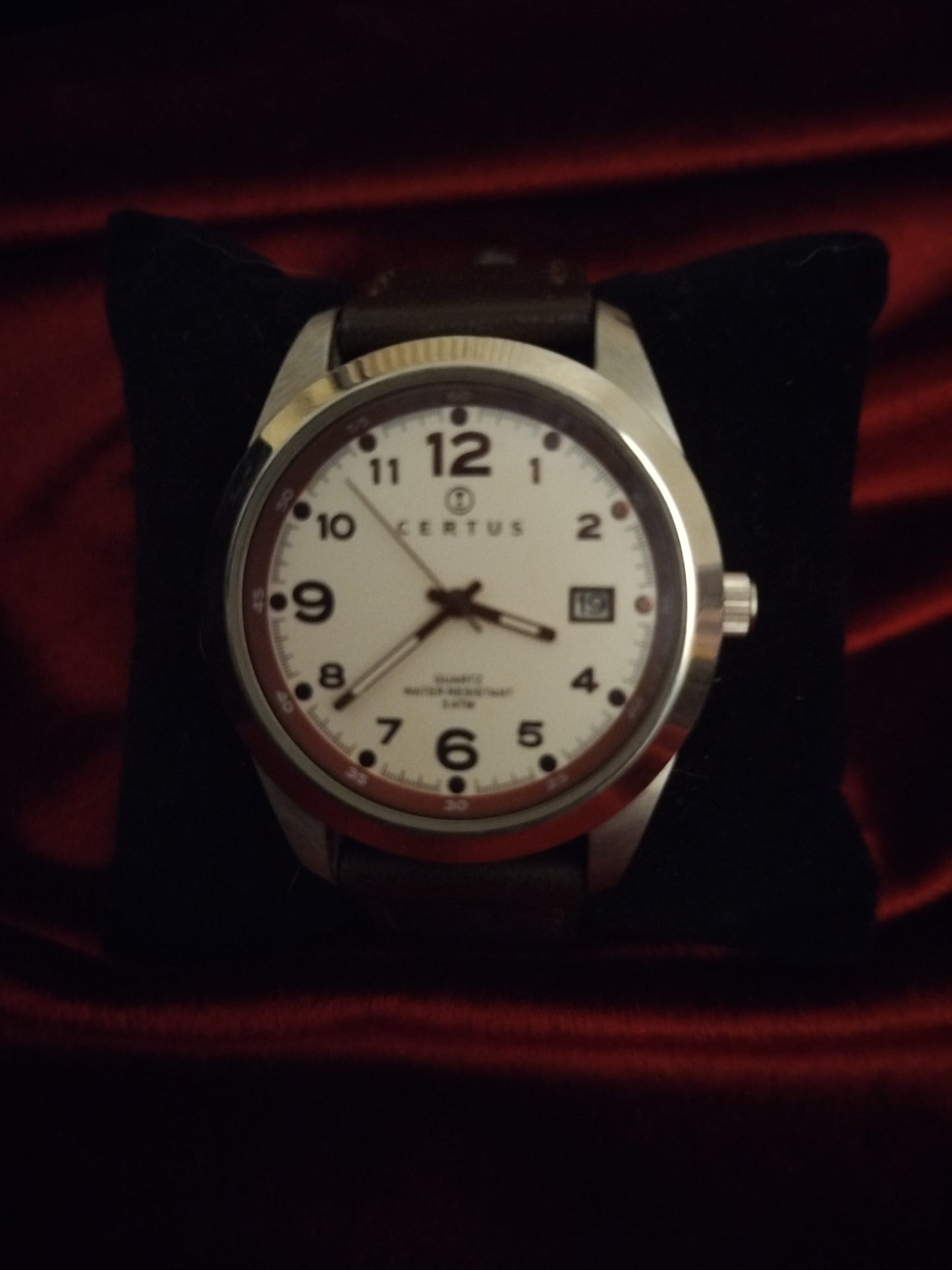 Montre certus homme de seconde main , bracelet cuir d'origine .