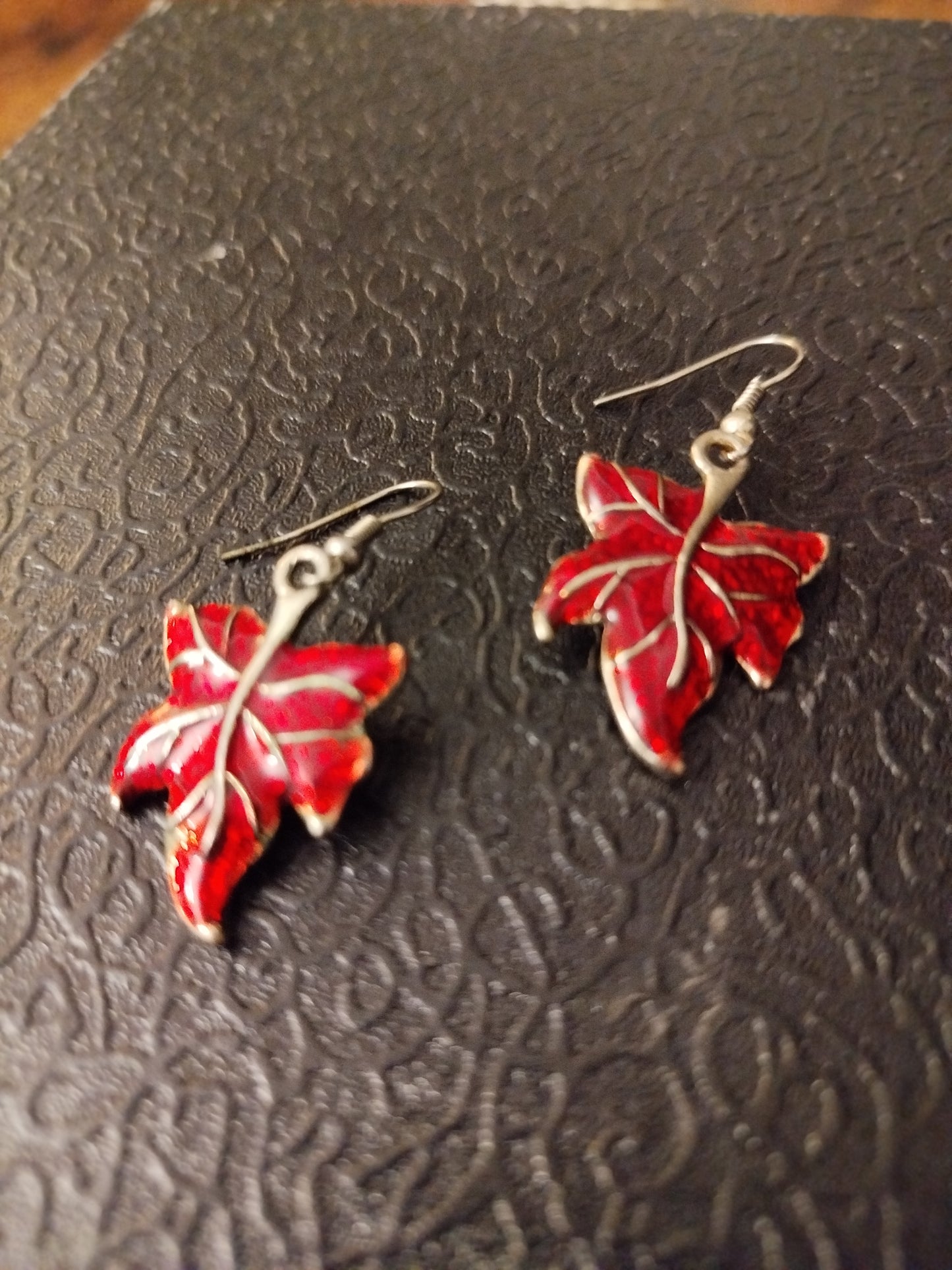 Bijoux boucle d'oreilles feuilles de seconde main