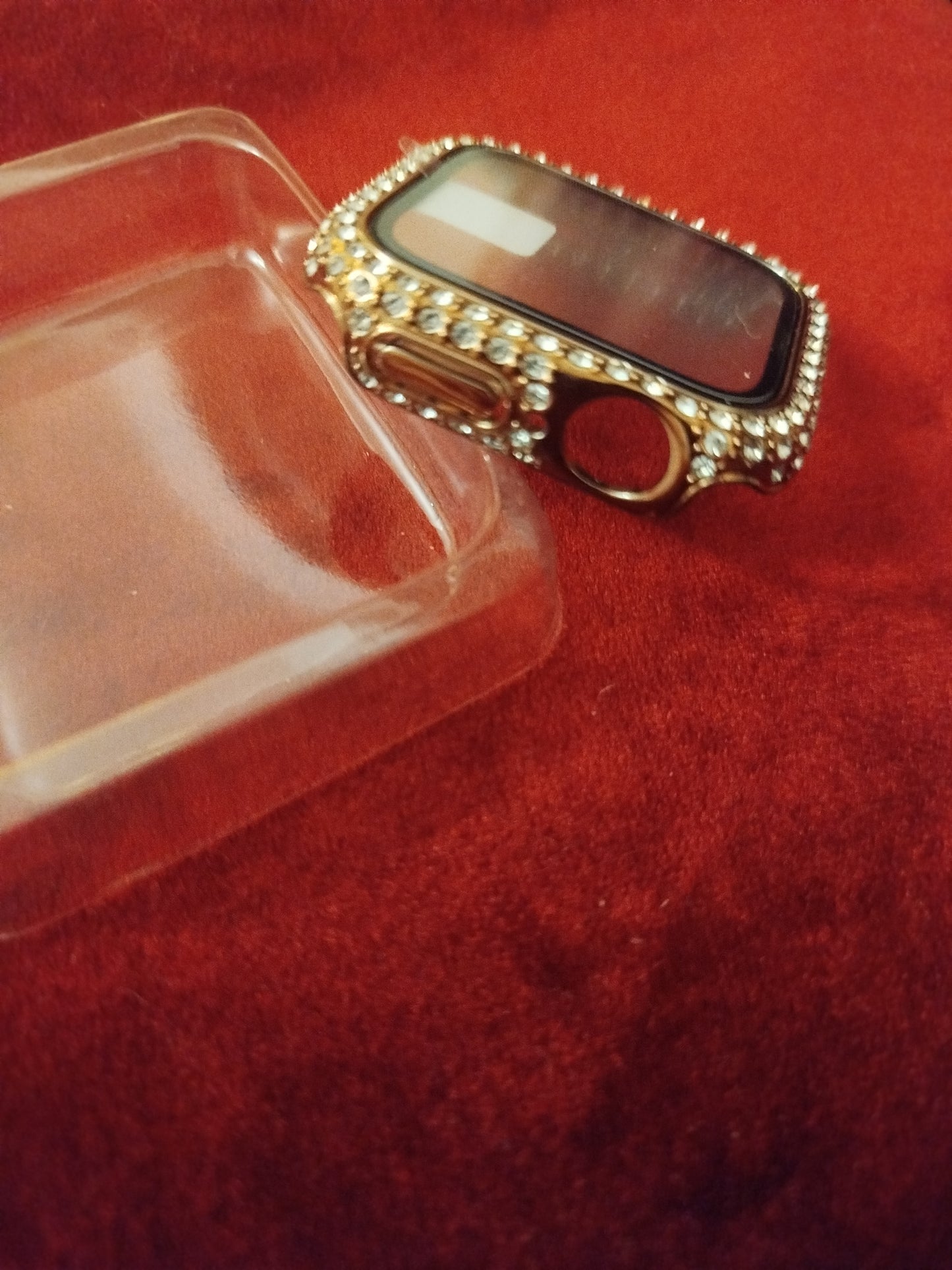 Coque de protection neuve pour apple watch ( femme ) .