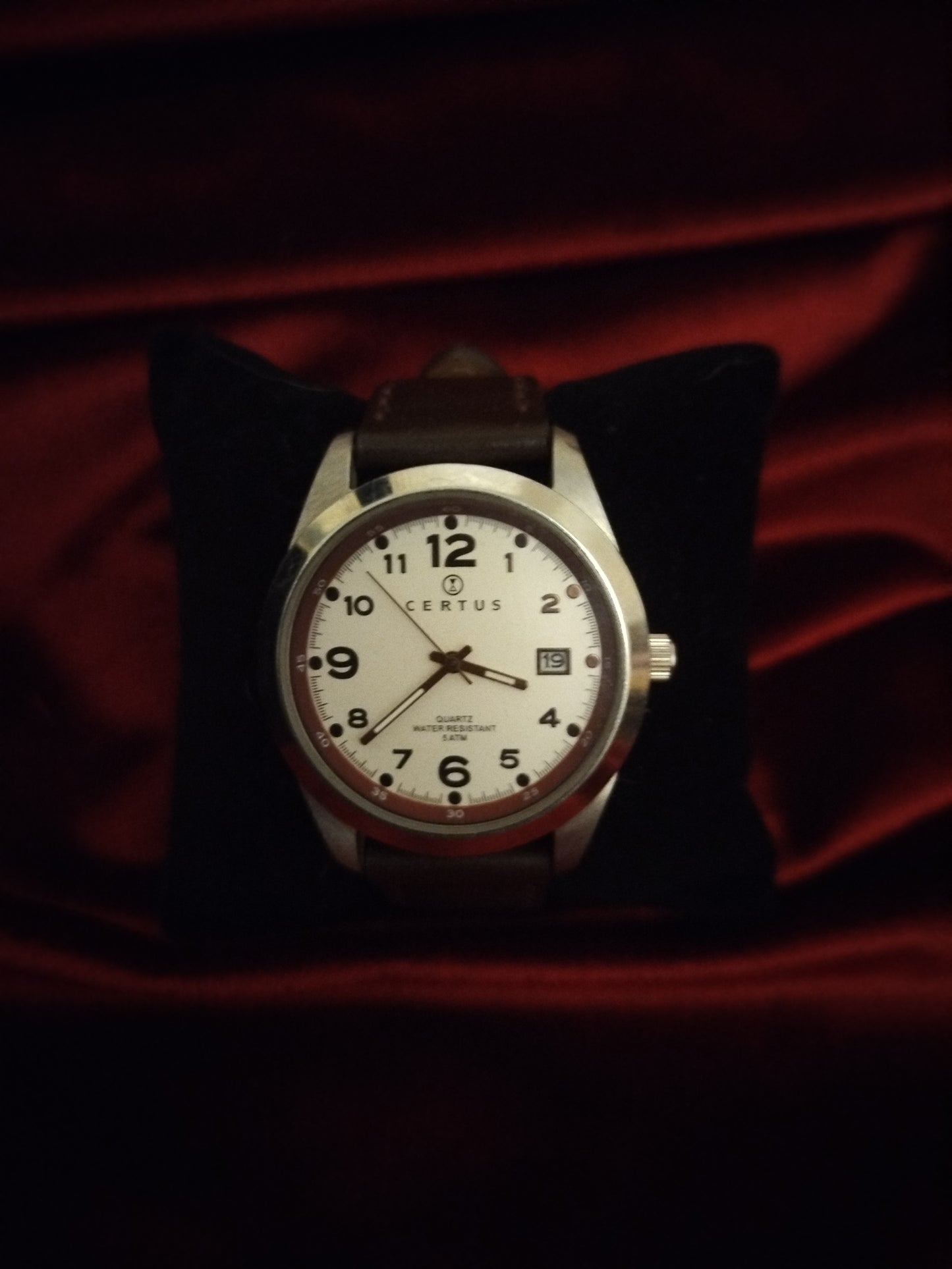 Montre certus homme de seconde main , bracelet cuir d'origine .
