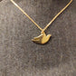 Collier petit oiseau plaqué or